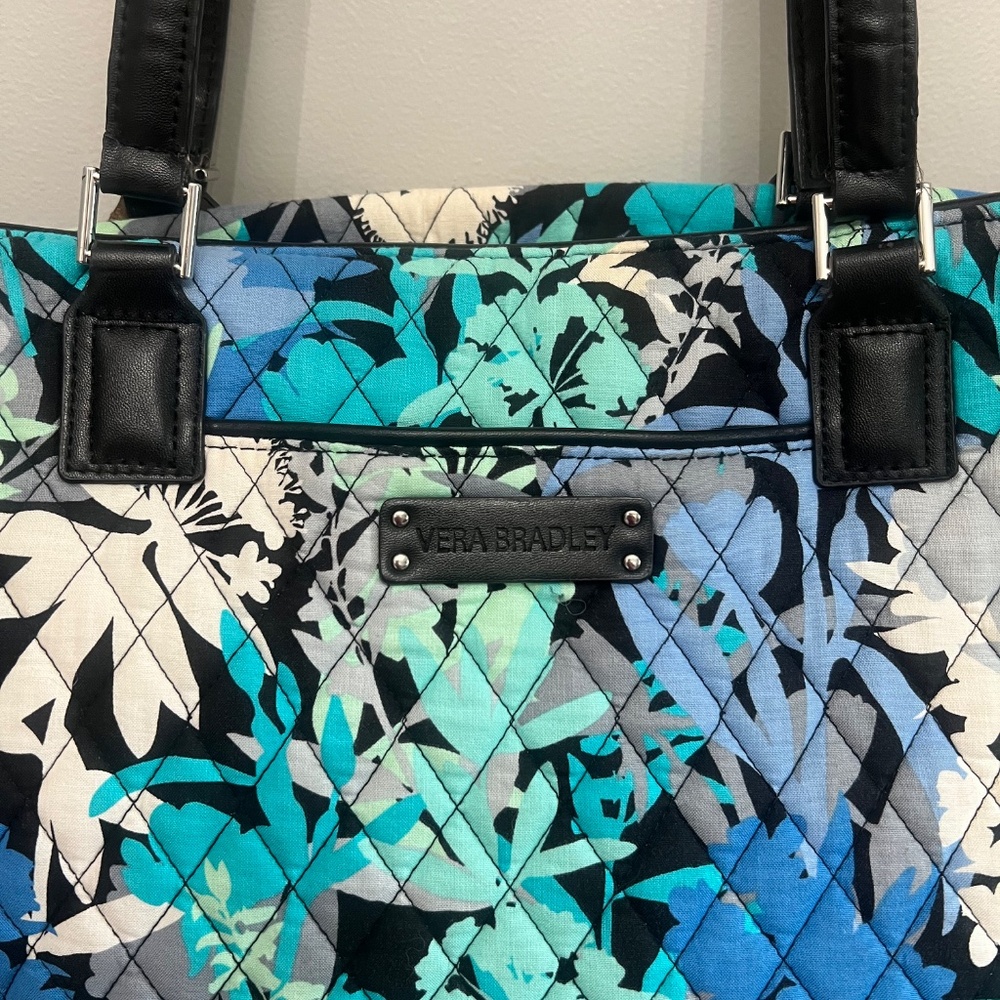 Vera Bradley Cross Town Tote Travel Commute Bag in Trimmed Camofloral Leaf EUC - Picture 2 of 7